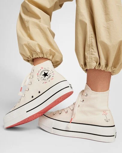 White Converse Chuck Taylor All Star Lift Women Platform Shoes Canada | C-48716059