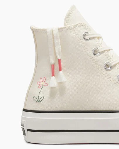 White Converse Chuck Taylor All Star Lift Women Platform Shoes Canada | C-93750619